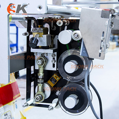 Вертикальная упаковочная машина с шнековым дозатором, L320/360QD-F